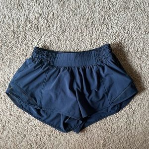 Lululemon Hotty Hot Shorts - Low Rise 2.5” Inseam